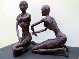 Ousmane-Sow-Scene-de-scarification-serie-des-petits-Nouba-Beatrice-Soule-Roger-Viollet-ADAGP-Paris-2013